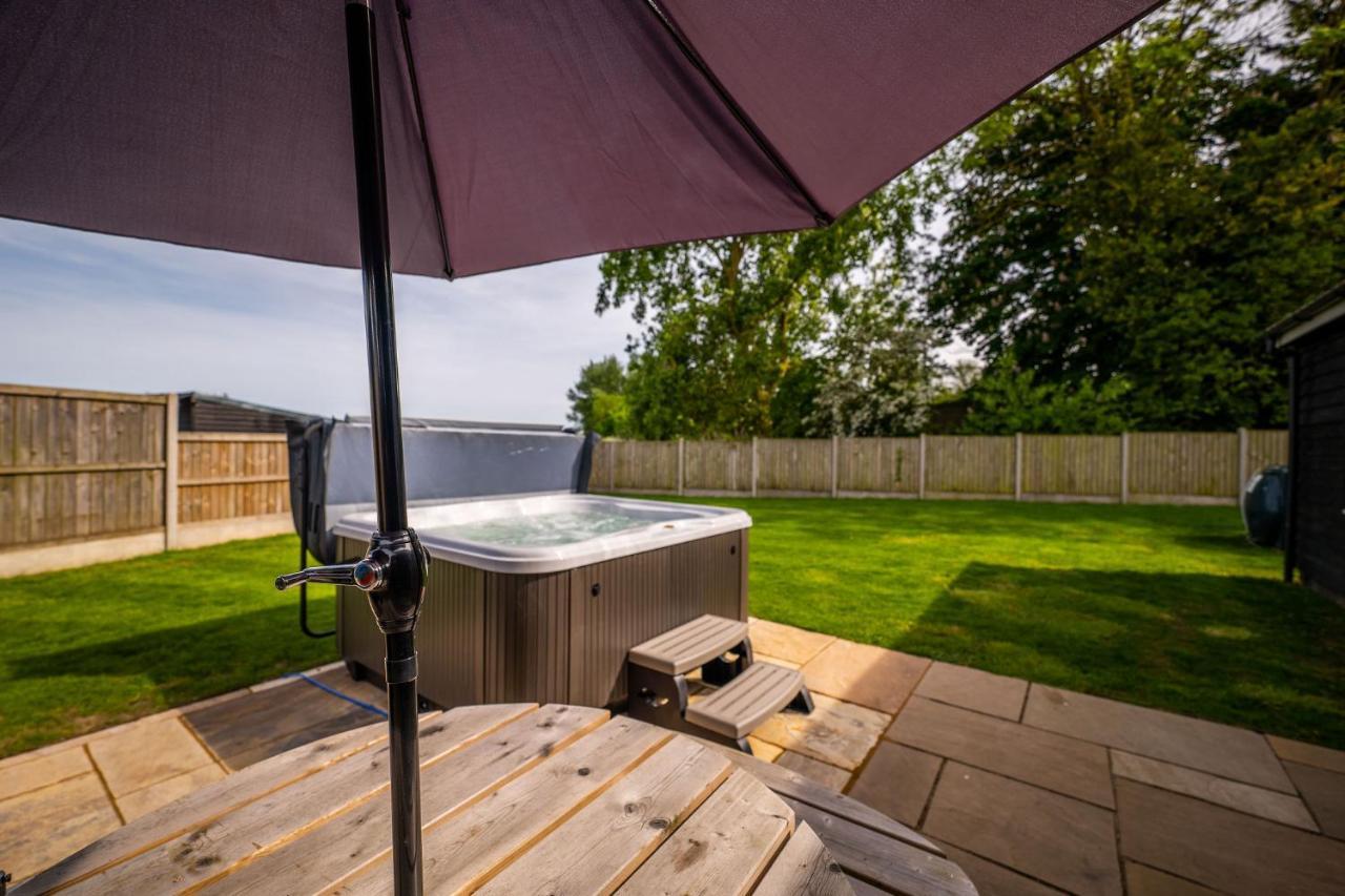 The Stables Villa Halesworth Buitenkant foto