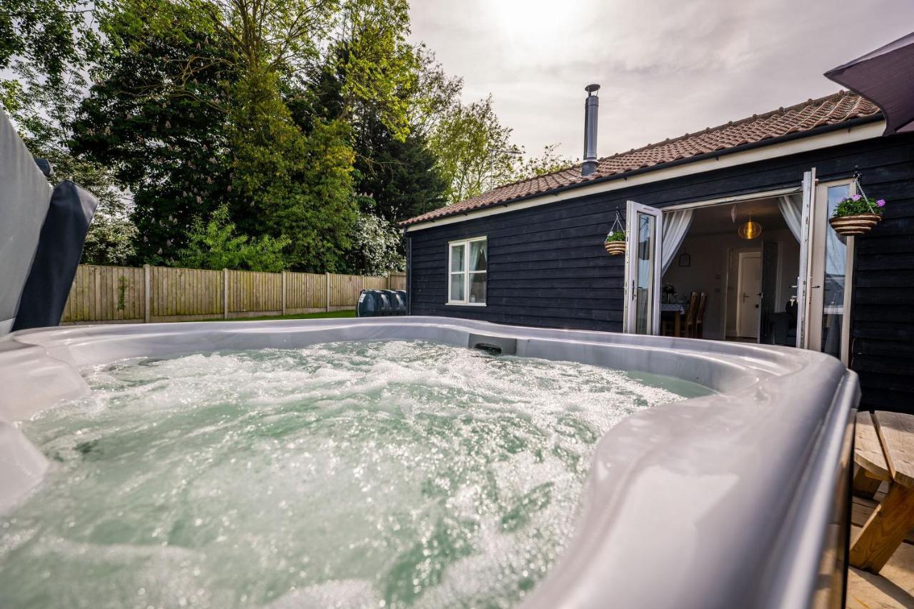 The Stables Villa Halesworth Buitenkant foto
